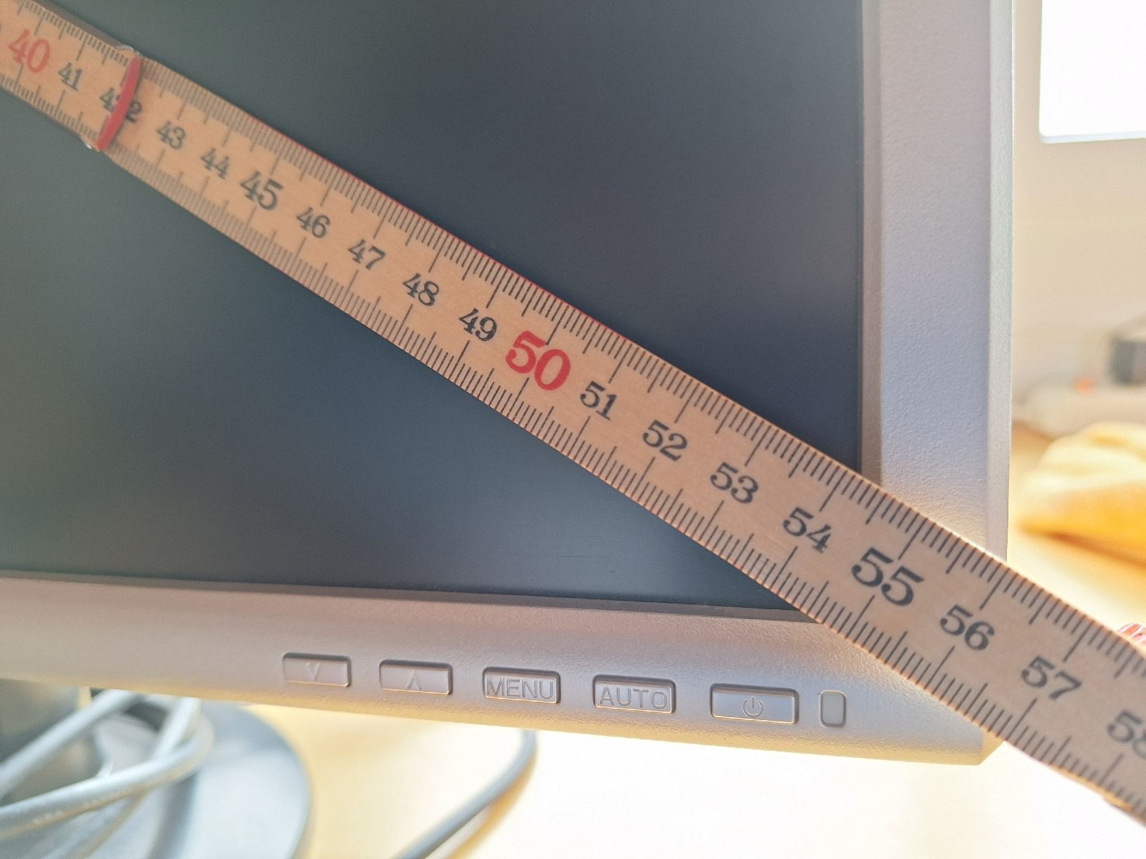 Fujitsu Monitor: PC Bildschirm – Usato da Niederglatt ZH venduto da Bobsli 5