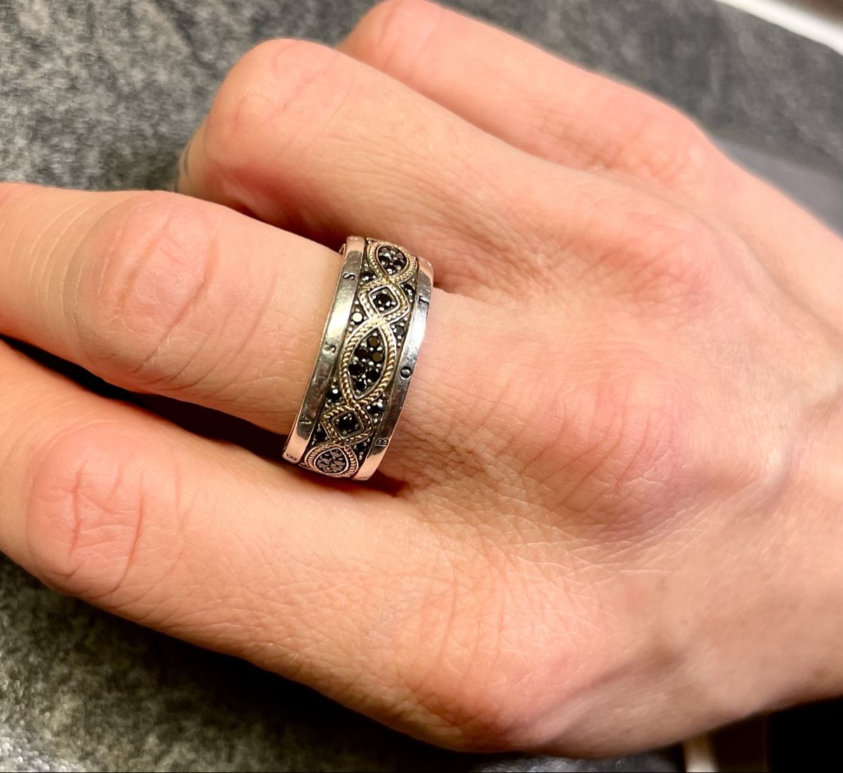 Thomas Sabo Anelli: Bague Thomas Sabo Love Knot or – Nuovo (secondo la descrizione) da Collombey venduto da iah_s5f5 4