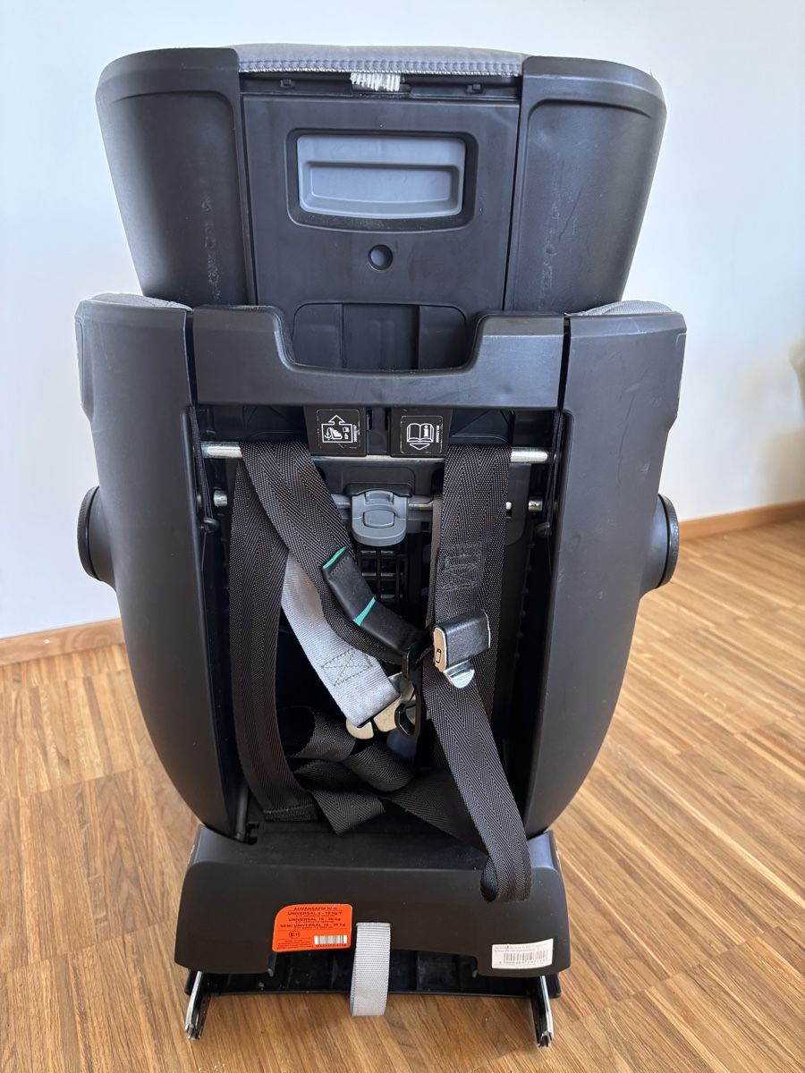 Britax Römer Seggiolini per auto: Britax Römer Advansafix IV R – Usato da Luzern venduto da lor_x8hx 8