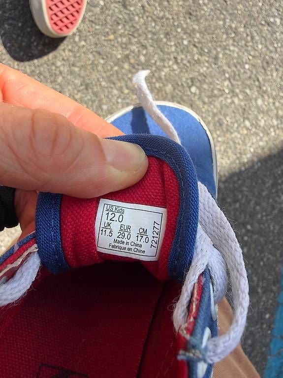 Scarpe per ragazzi: Kinderschuhe Vans Grösse 29 – Usato da Basel venduto da exakt-neutral 2