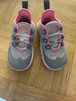 Turnschuhe der Marke Nike Gr. 22