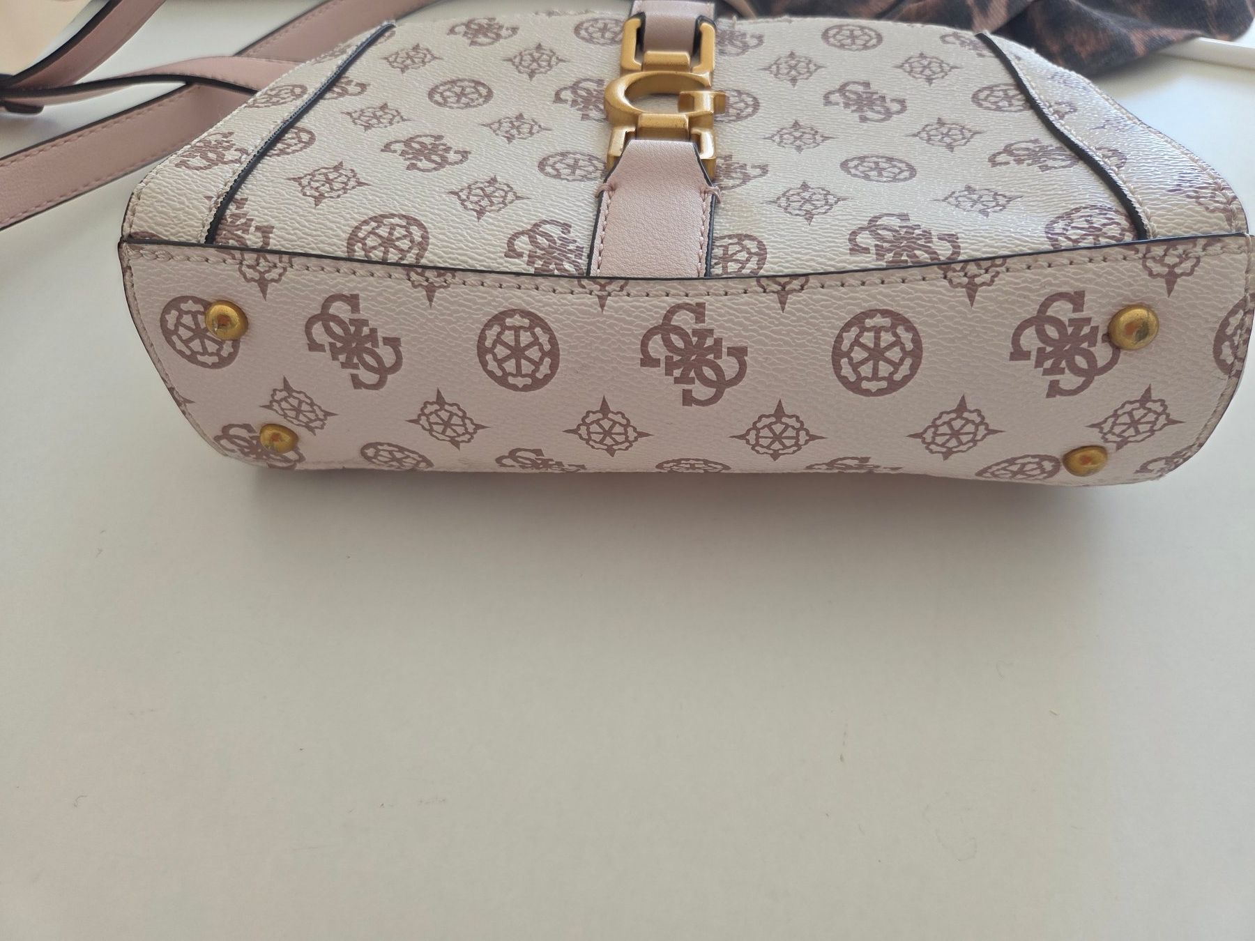 Guess Borse da donna: Umhängetasche von GUESS – Usato da Oberrieden venduto da Smart570 5