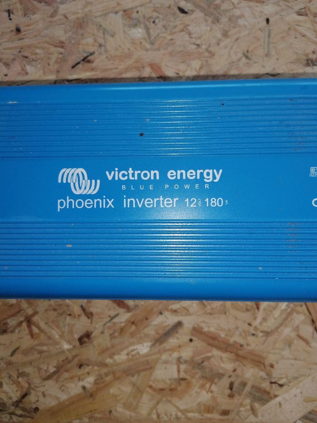 Victron Inverter: Inverter 12v/220v – Nuovo (secondo la descrizione) da Bülach venduto da dan_jdf8 2