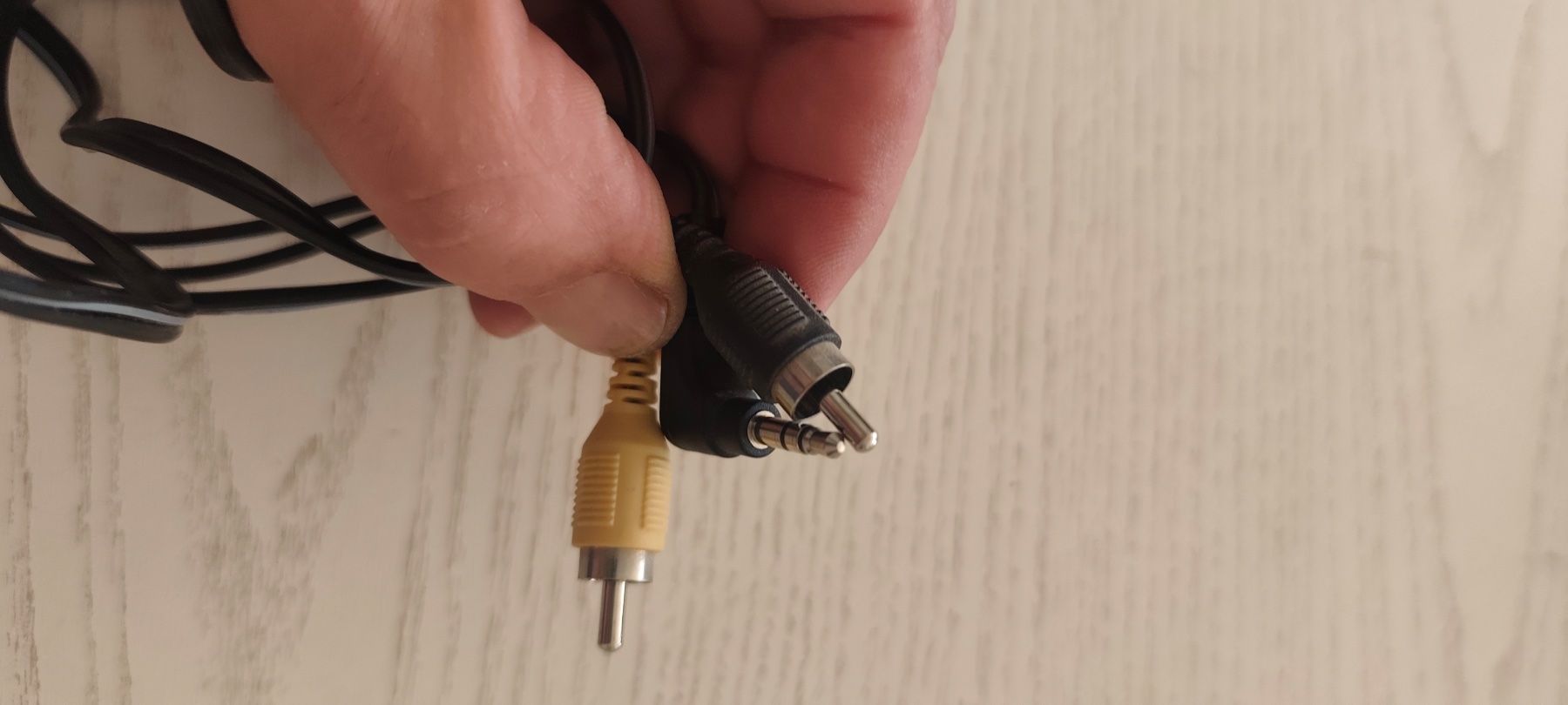 Cavi: Câble audio-vidéo 3.5mm vers 2 RCA/Composite jaune/noir – Usato da Aigle venduto da Dadavd 1