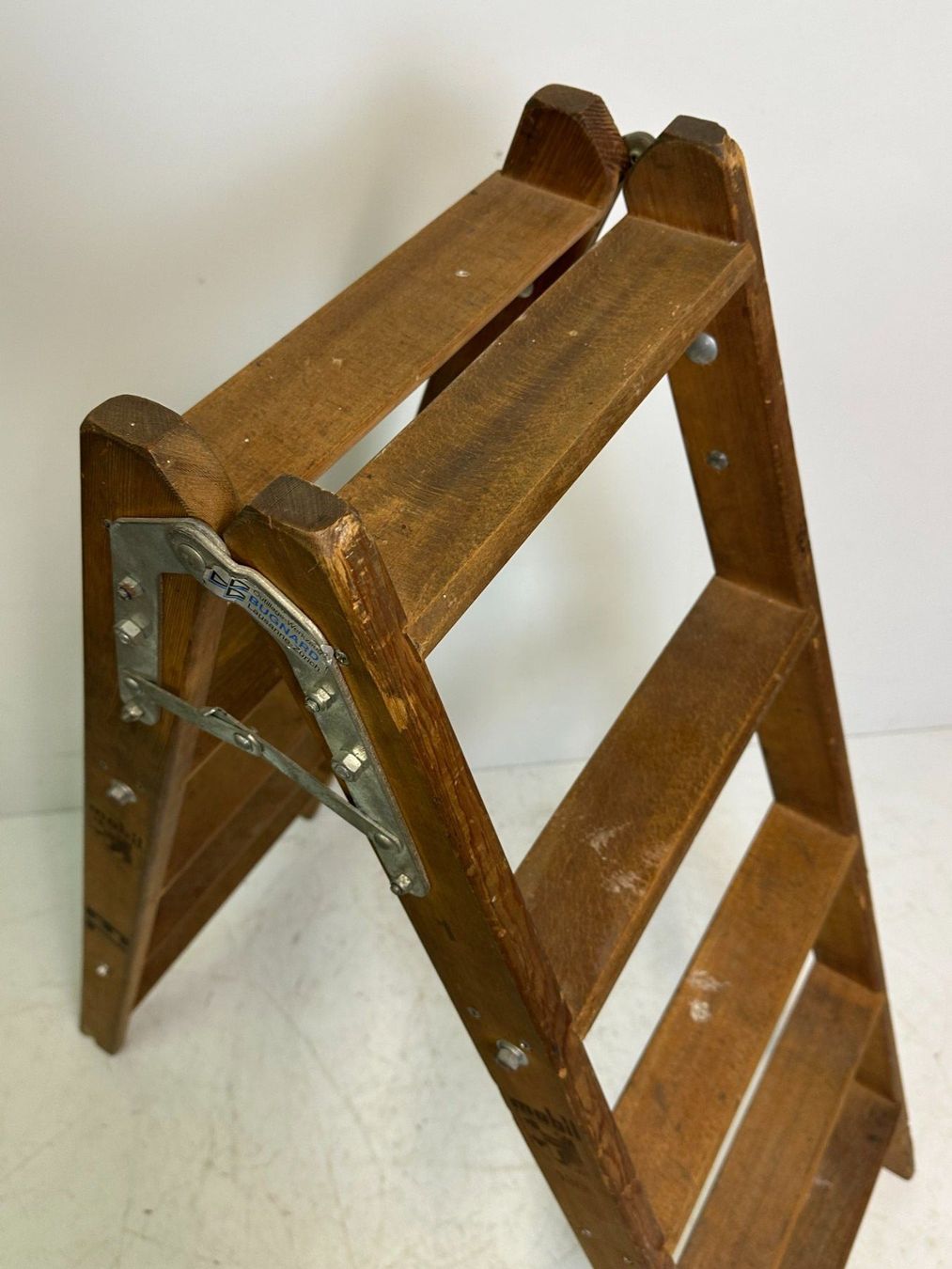 Scale: Bugnard Holz Bockleiter Klappleiter 130 cm Vintage – Usato da Luzern venduto da Lager6640 8
