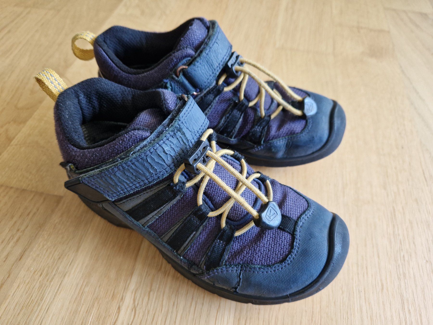 Keen Schuhe für Jungen: Keen Low Wasserdicht Wanderschuh 32 – Gebraucht aus Gossau SG von dolores_x