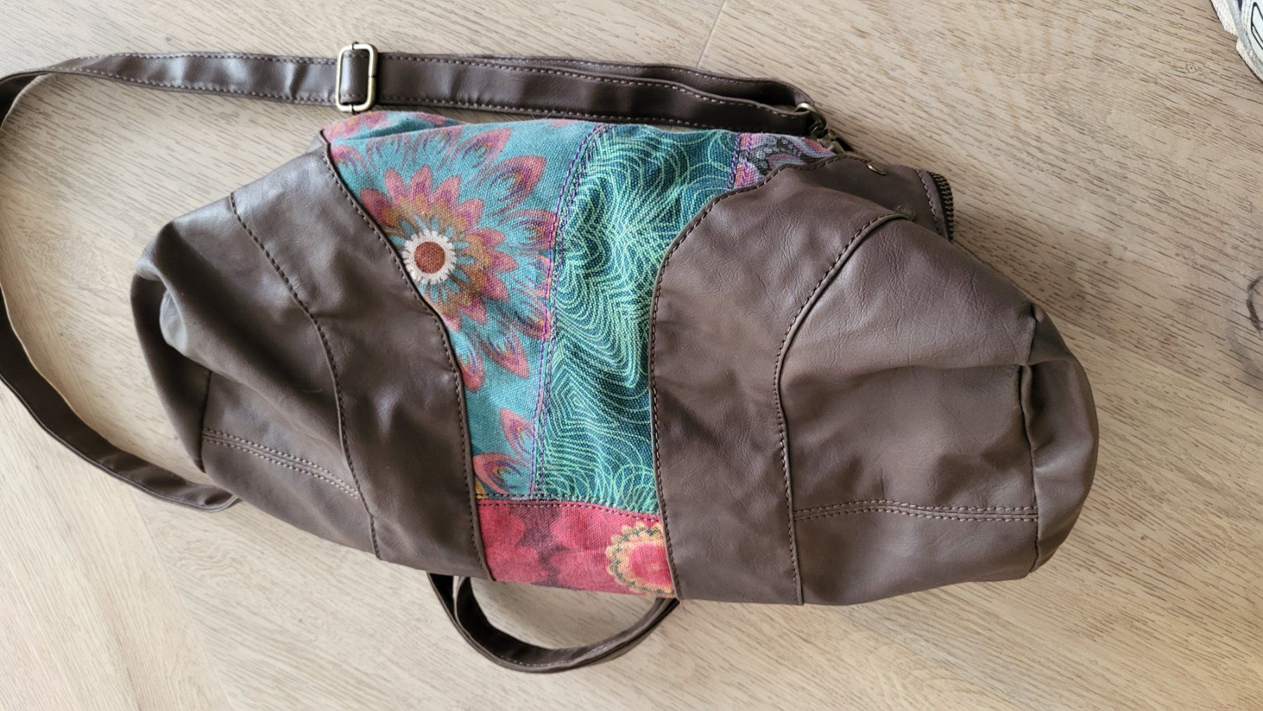 Desigual Taschen für Damen: Sac desigual colibri multicolore et brun – Gebraucht aus Trélex von emm_rz7g 6