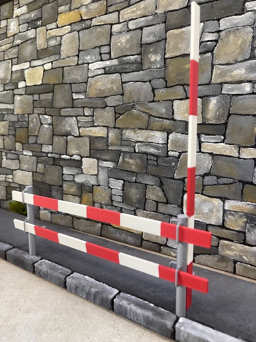 Modellismo RC: Absperrlatten mit Lattenpfähle 1:14 – Nuovo (secondo la descrizione) da Altdorf UR venduto da modellbau-widmer