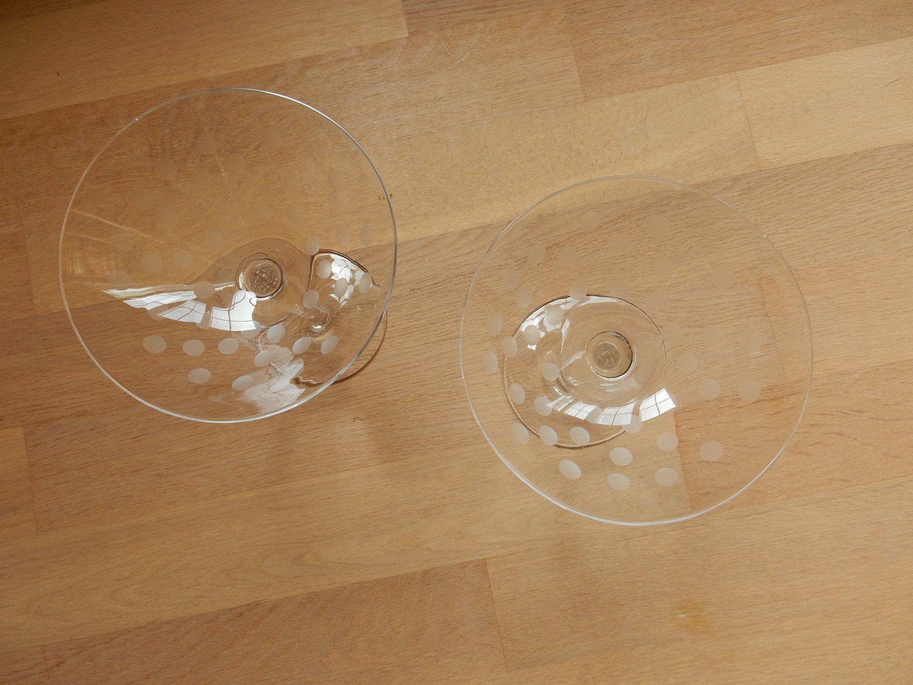 Ikea Bicchieri: 2 Gläser - Cocktailgläser mit Punkten von ikea Glas – Difettoso da Jona venduto da simongarden 1