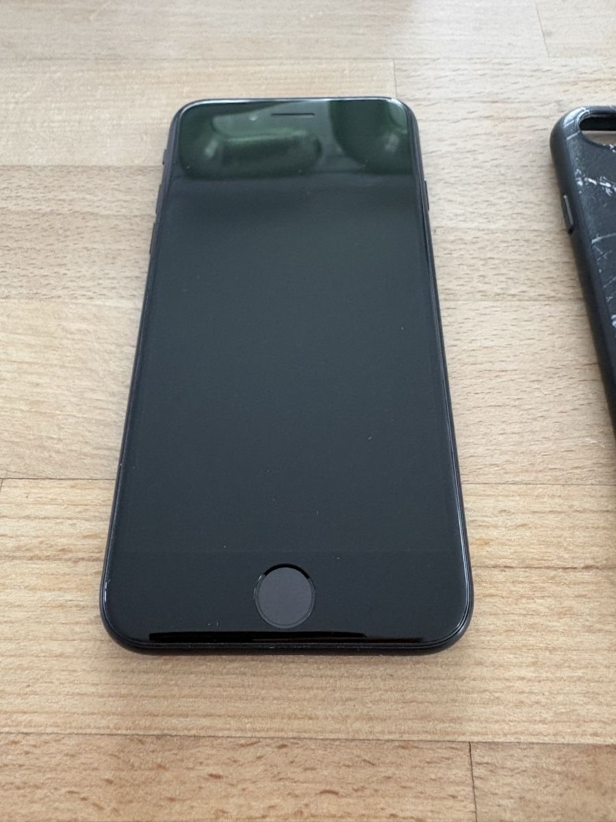 Apple Portables: iPhone SE – D'occasion à Kloten par AR84 7