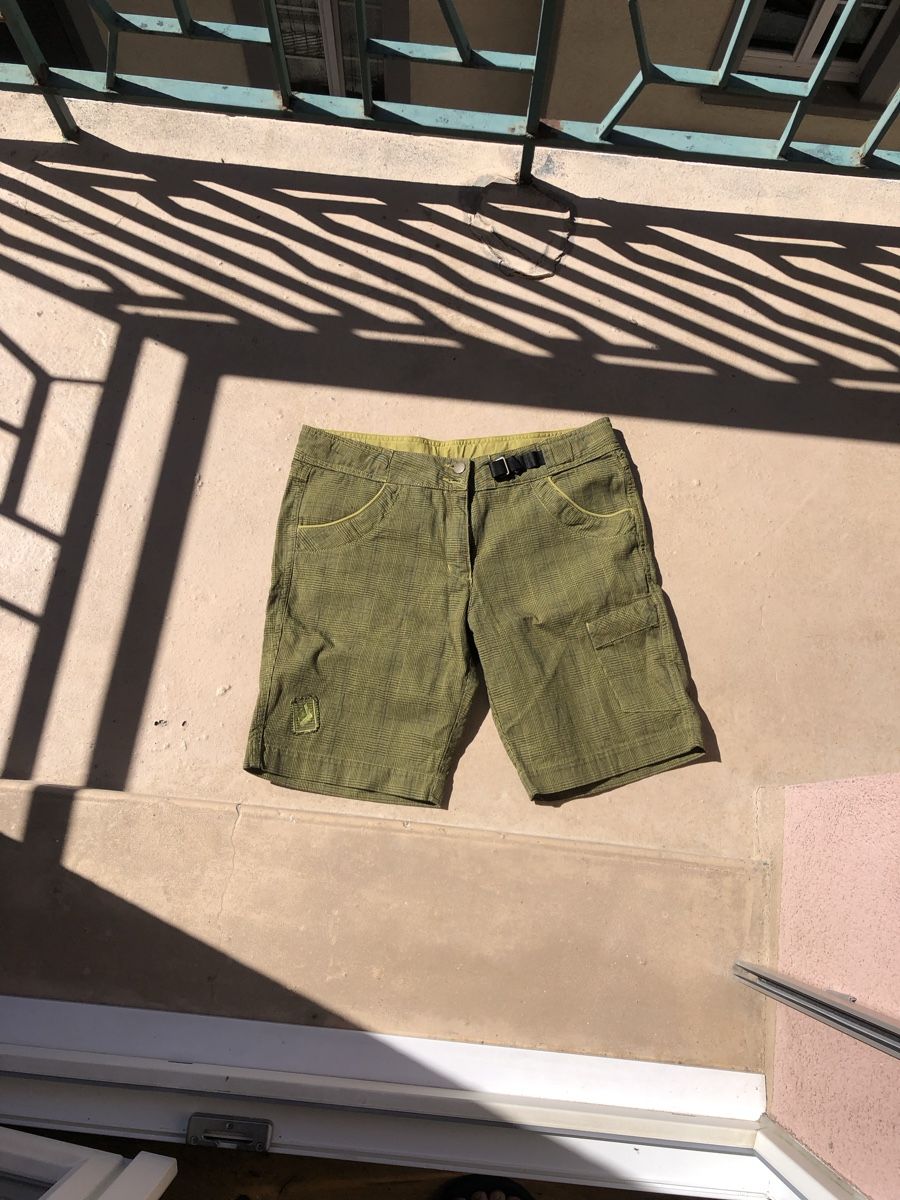 Black Diamond Pantalons: Black Diamond Shorts – D'occasion à Fribourg par ann_l9b7