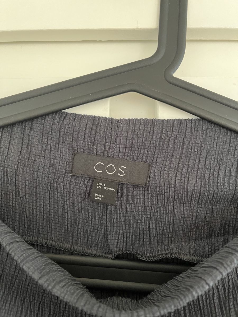Cos Vestiti: COS / Plisseekleid – Usato da Zürich venduto da cat.iac 1