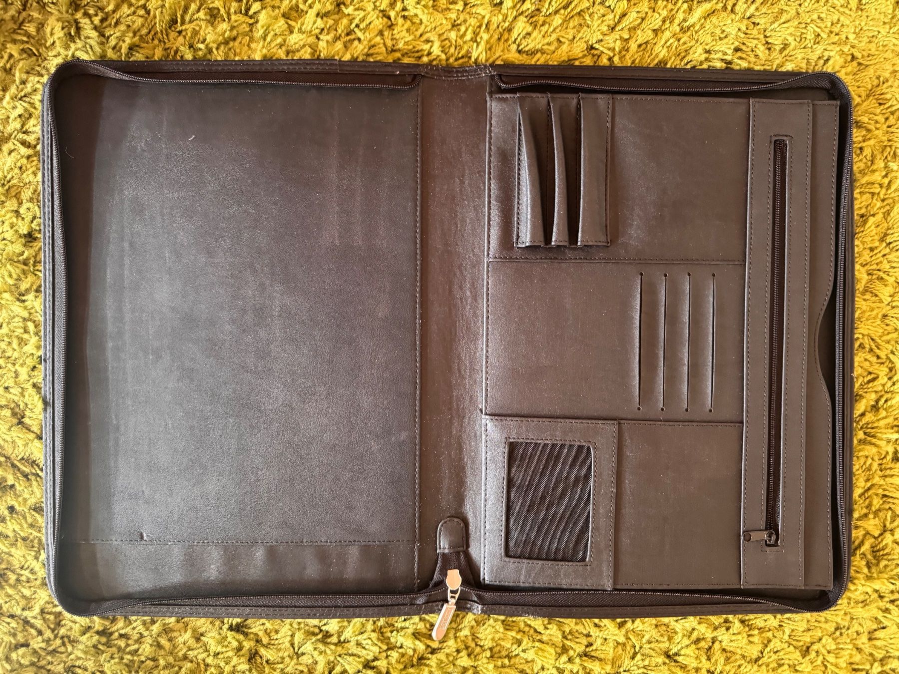 Koffer & Taschen: Aktenmappe – Gebraucht aus St. Gallen von Deane 2