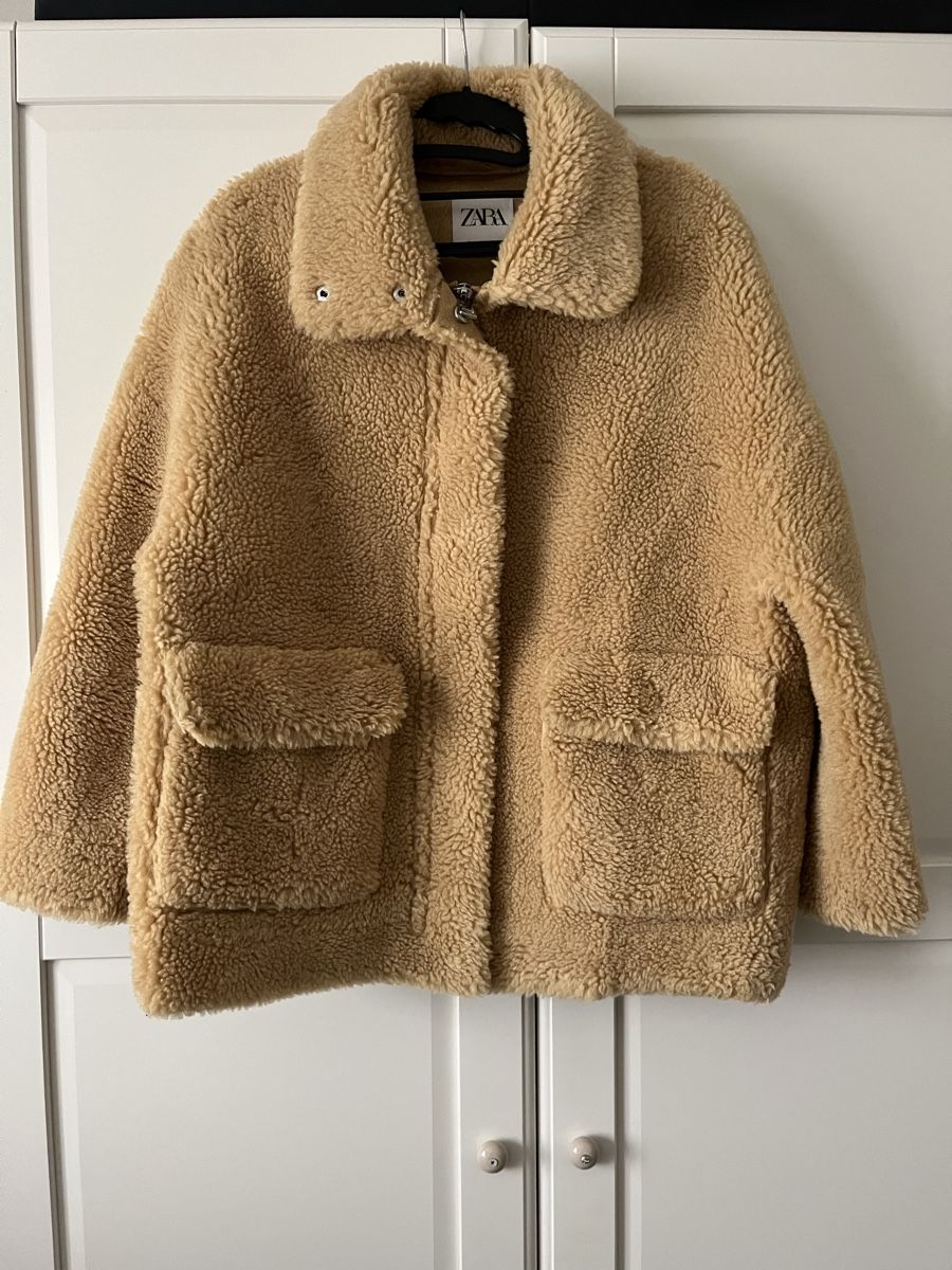 Zara Mäntel: Jacke aus Kunstfell – Neu (gemäss Beschreibung) aus Allschwil von eyl_bb8q