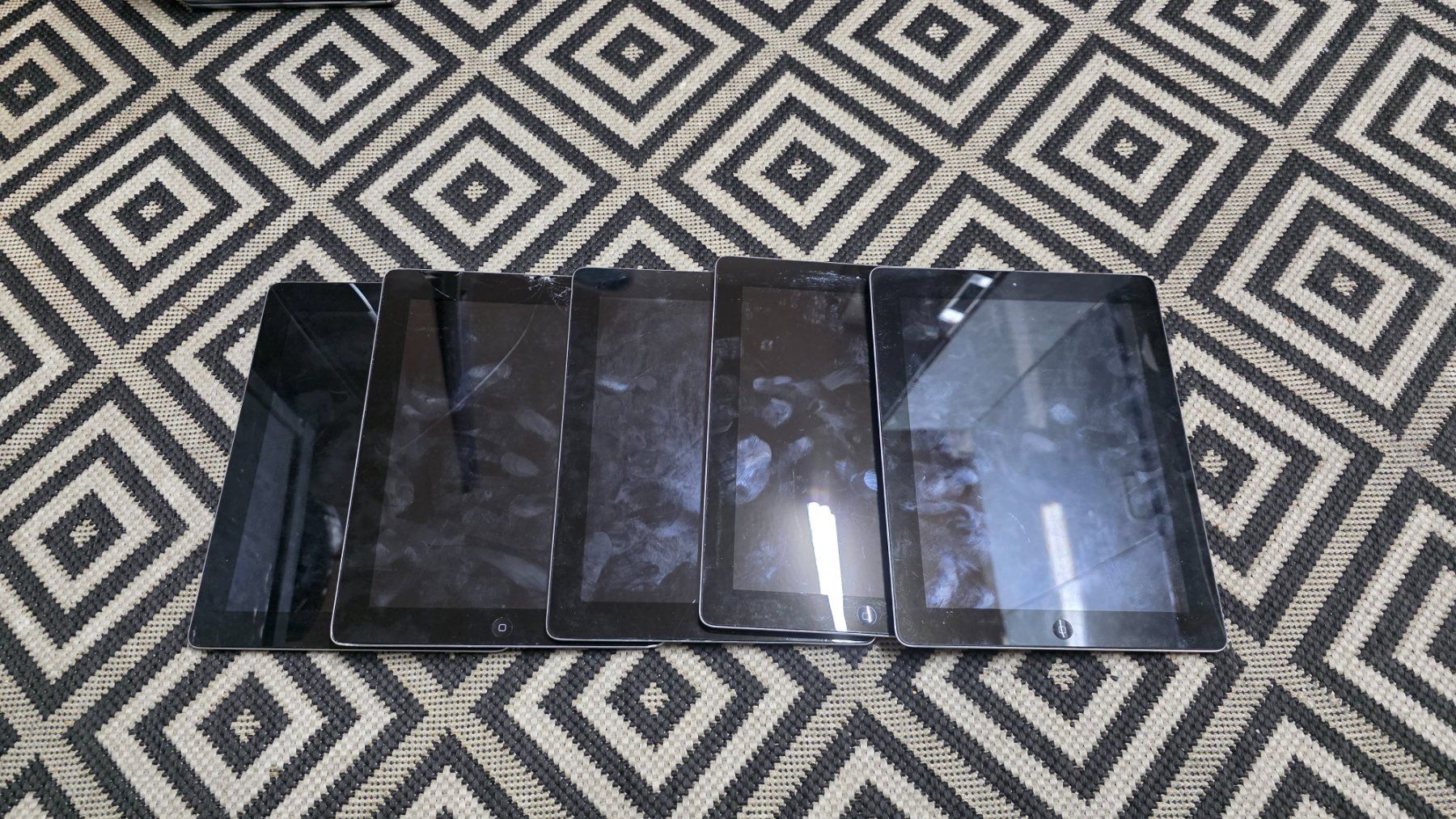 Apple Tablettes PC: Apple iPad 2 (Modell A1395) – Défectueux à Buchs SG par nefi022 1