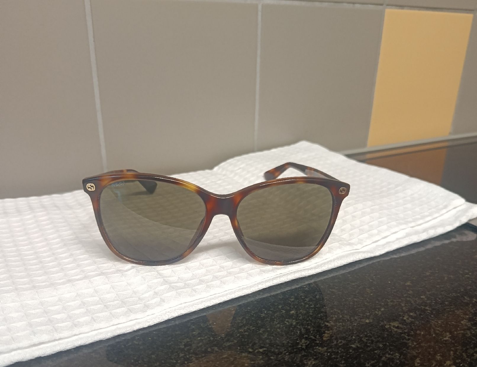 Gucci Lunettes & Verres: Lunettes Gucci – D'occasion à La chaux de fonds par ton_79f7 4