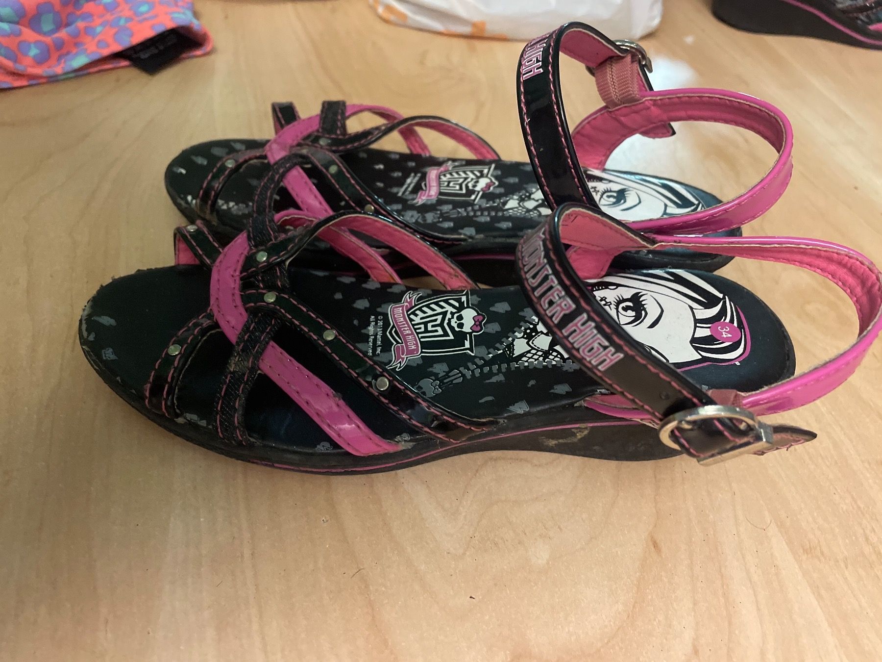 Chaussures filles: Monster High Sandalen Gr.34 – D'occasion à Obergerlafingen par cabo4