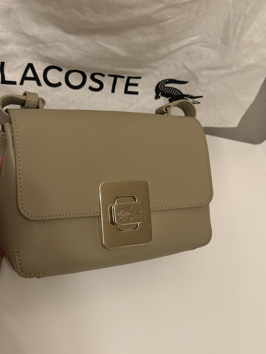 Lacoste Taschen für Damen: LACOSTE AMELIA Crossbody Bag – Neu (gemäss Beschreibung) aus Les Avanchets von ang_qqx6 1