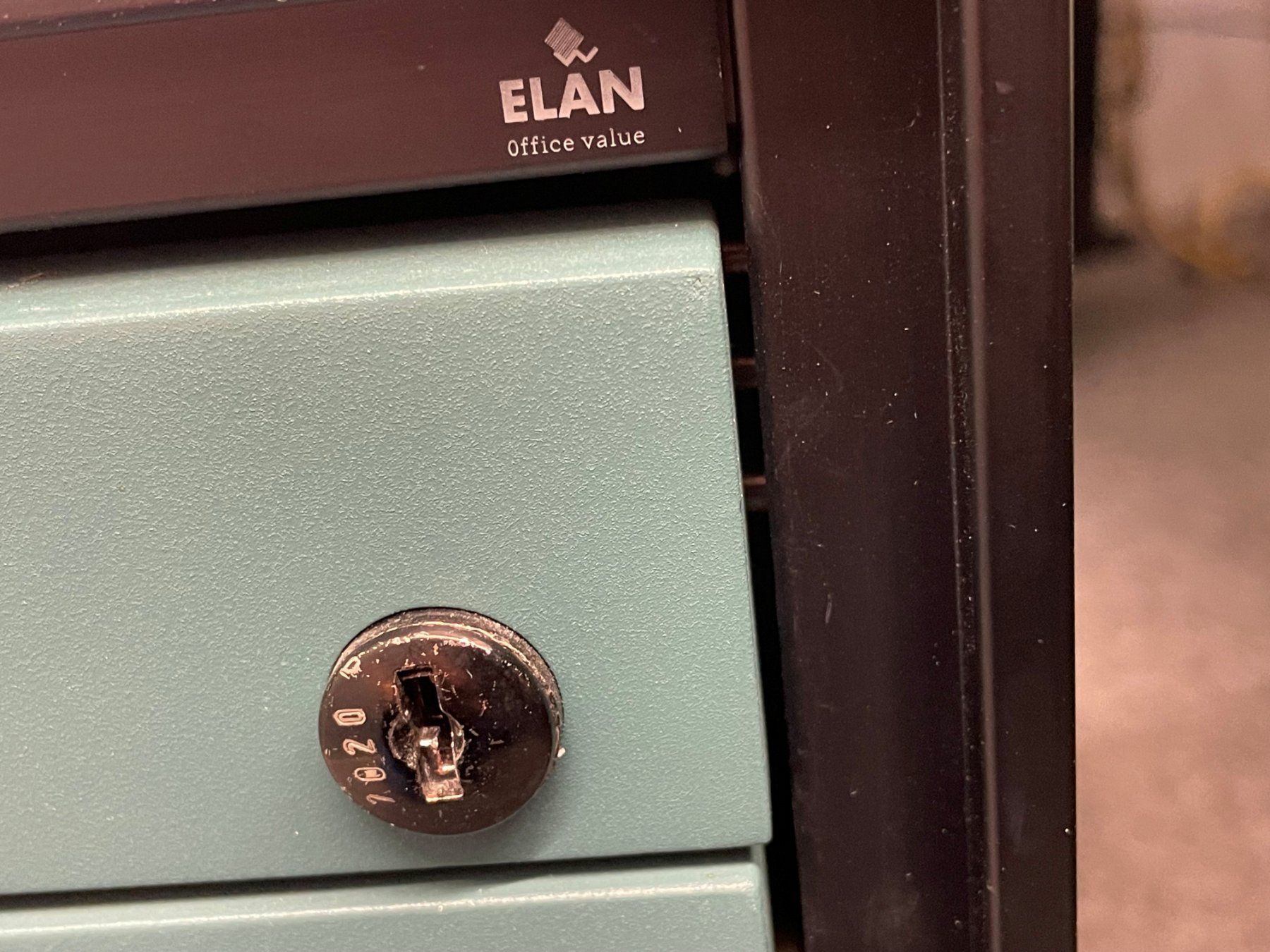 Elan Banconi: Letzte 5 Tag! ELAN Schreibtisch-Rollkontainer in Grau-Grün. – Usato da Wettingen venduto da guc_hbj5 3