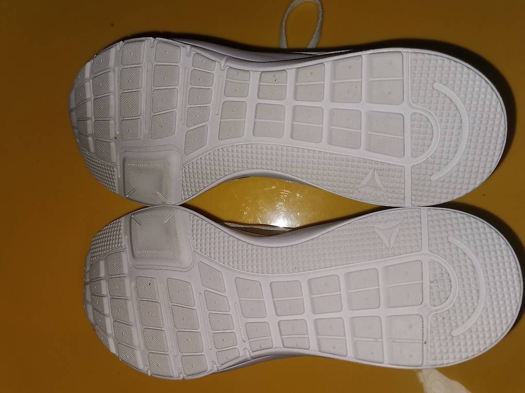 Scarpe da donna: Reebok MemoryTech Damen Sneaker VHB Preis  Gr. 40 – Usato da Langendorf venduto da ima_vcn7 1