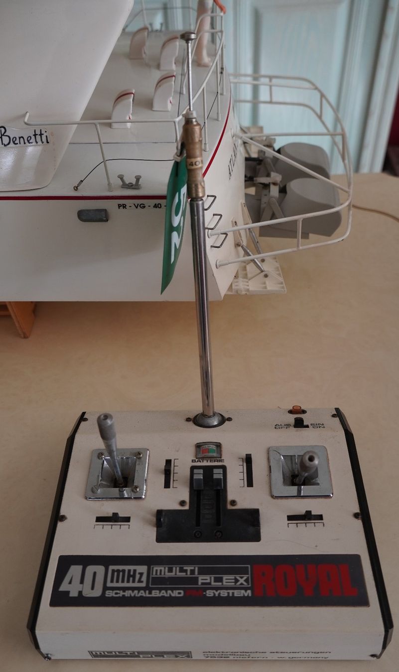 Graupner Modellismo RC: Maquette bateau télécommandé Azimut Atlantic Challenger – Usato da FROIDEVILLE venduto da Trinitron0 5