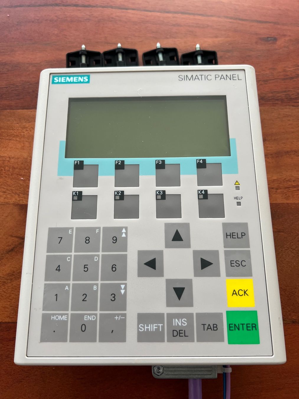 Siemens Sistema di controllo: Simatic OP77B Siemens Operator Panel 6AV6 641-0CA01-0AX0 – Usato da Romanshorn venduto da DonRicardoo
