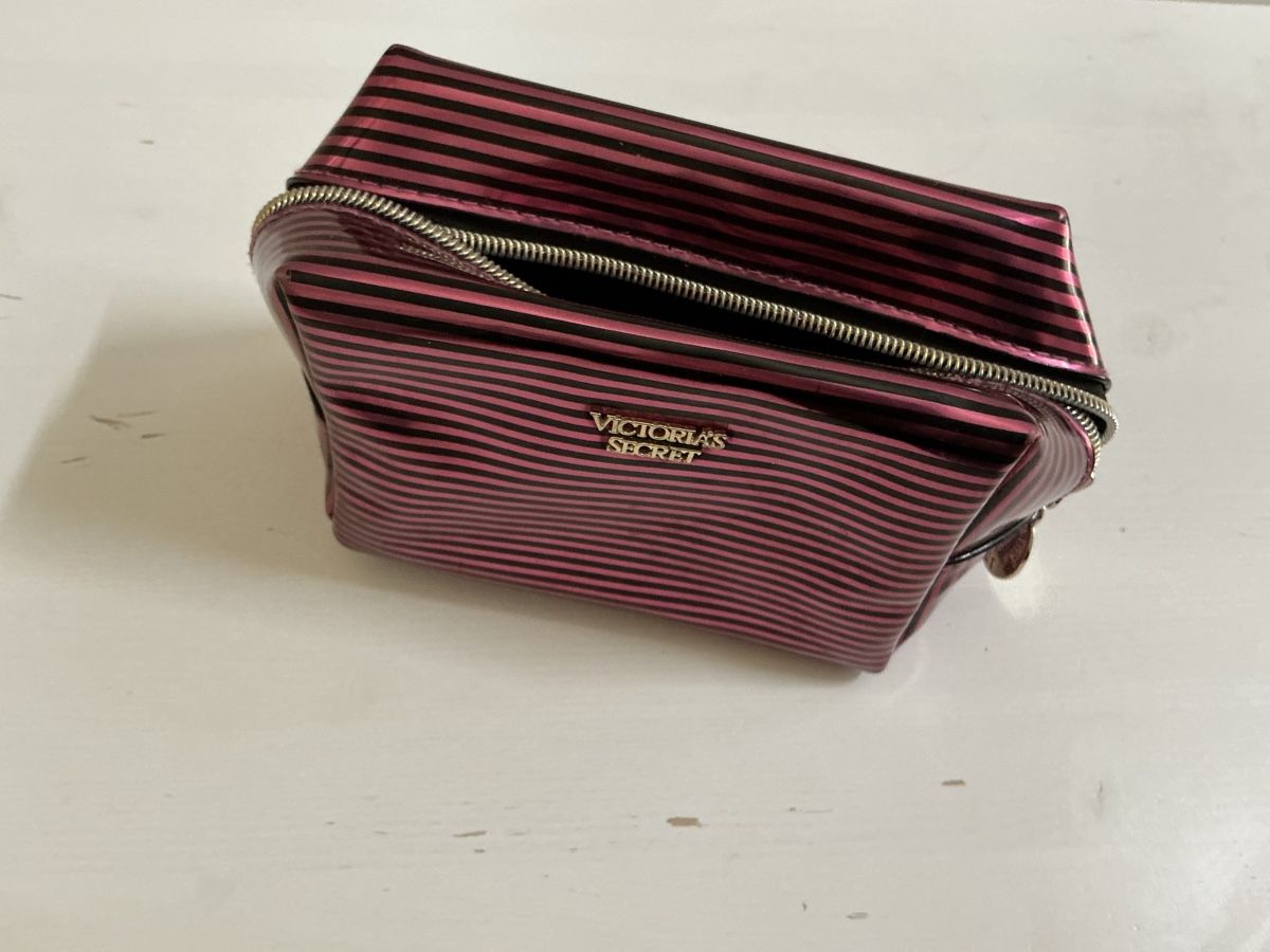 Victoria's Secret Custodie per cosmetici: Tasche Kosmetik kleine – Usato da St.Gallen venduto da nat_7n75