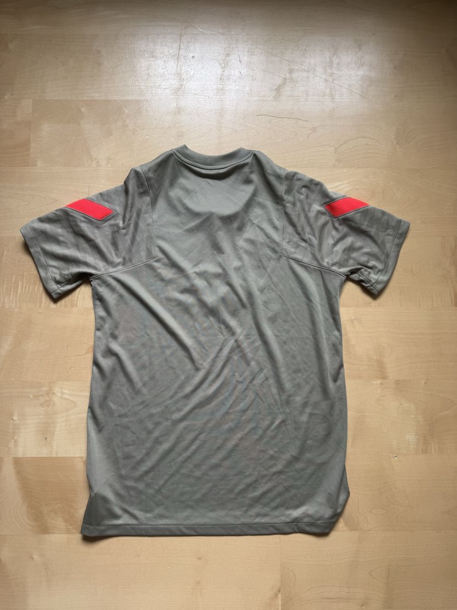 Liverpool Fc Canottiere & Pantaloni: Liverpool Trainingshirt | Gr.L – Usato da Biel-Benken BL venduto da tsb_collector 1