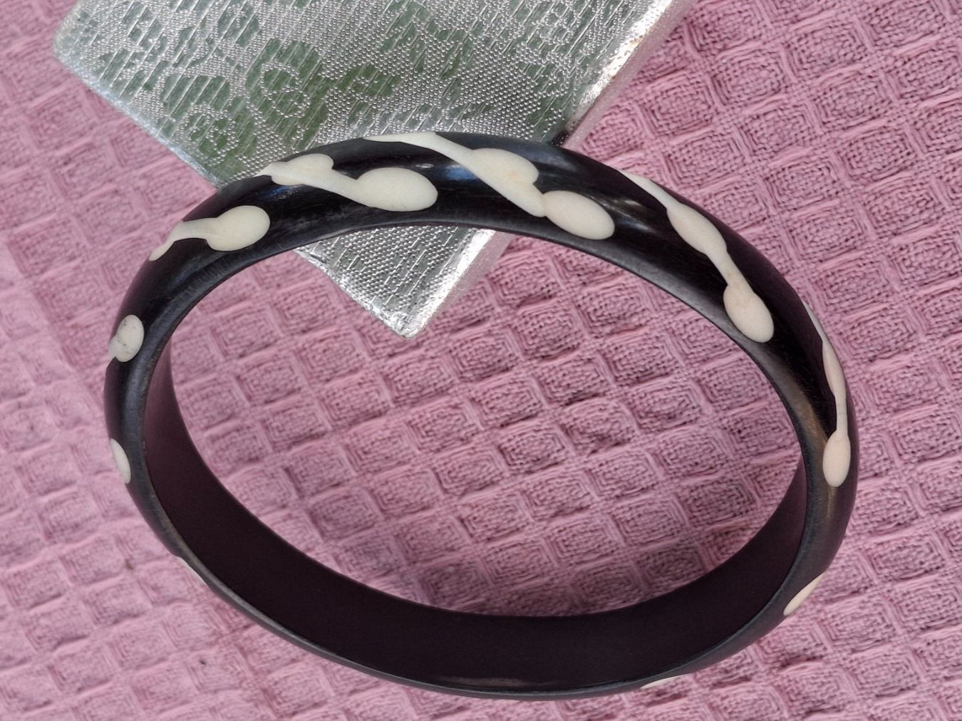 Bracciali & Braccialetti: Vintage Knochen Armreif verziert Chunky Bangle S-L – Usato da Münchenbuchsee venduto da babilibern