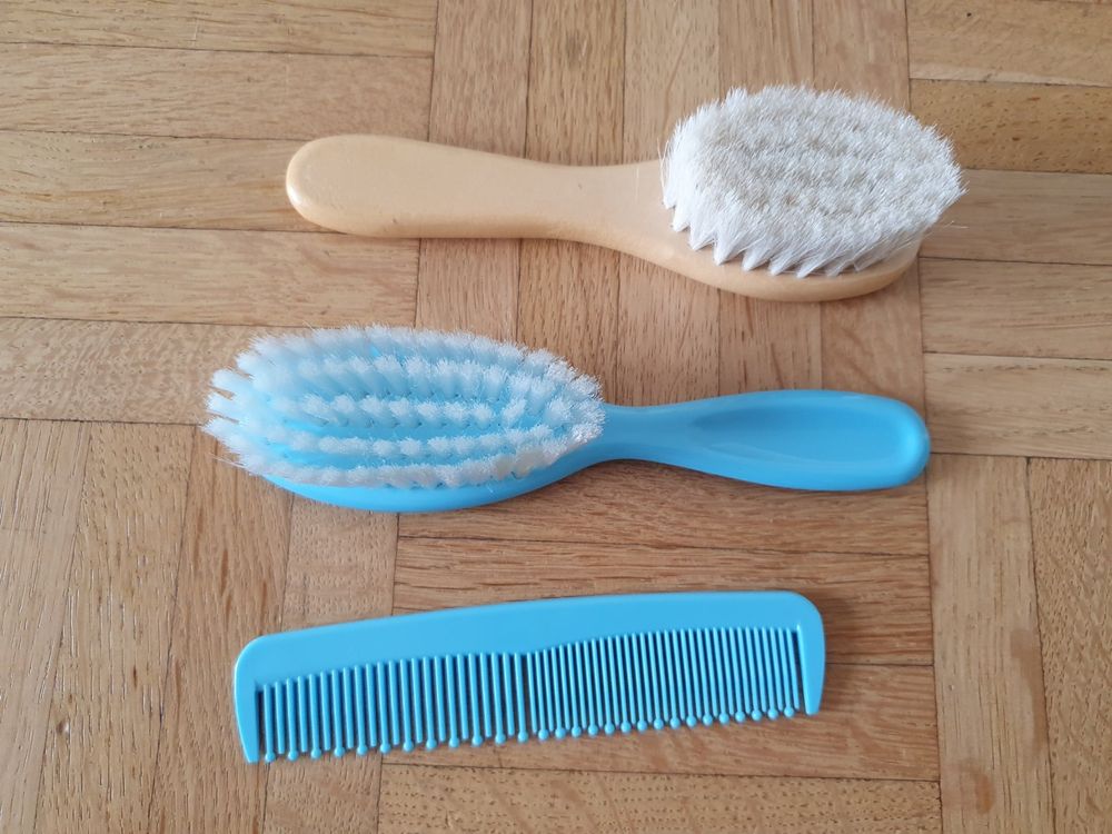 NEUE Baby Haarbürste & Kamm Rot -81637 (Neu (gemäss Beschreibung)) In