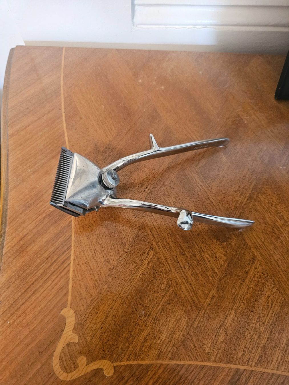 Schneiden: Tondeuse manuelle vintage chrome – Gebraucht aus Vicques von bep_zrq9