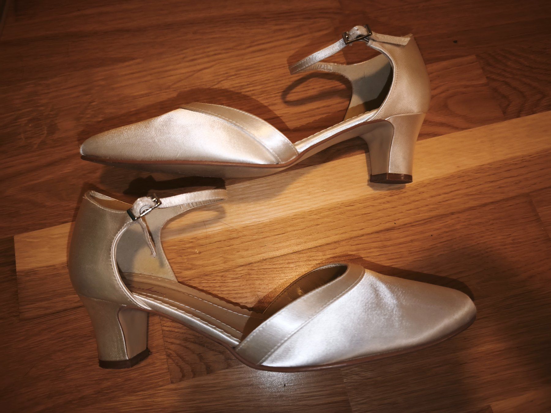 Rainbow Scarpe da donna: Brautschuhe Rainbow Club Gr. 38 – Usato da Zeglingen venduto da Vanillacoke