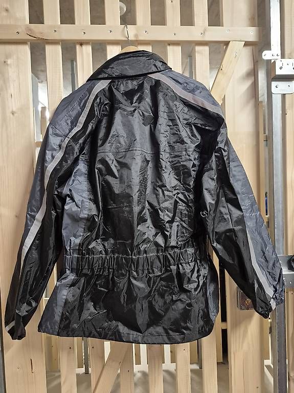 Giacche: Regenjacke und Regenhose Damen – Usato da Oberbüren venduto da sil_xzt2
