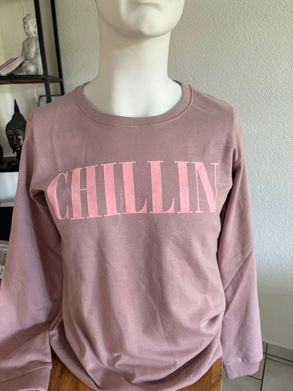 Pullover & Sweatshirts: Trendiger Mädchen Pullover "Chillin" Grösse 152 / 158 – Neu und originalverpackt aus Holziken von Fisherpoint_Gonseth