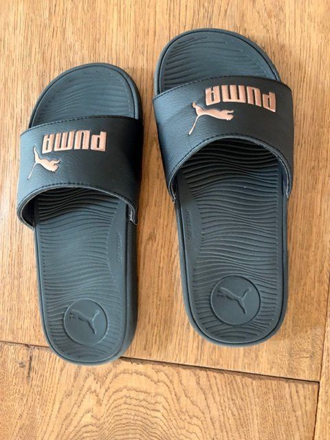 Puma Scarpe da uomo: Badeschuhe Puma Gr. 37 schwarz – Usato da Tennwil venduto da nando59