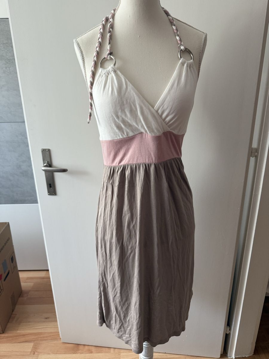 Vestiti: Kleid – Usato da visp venduto da Kmemo1