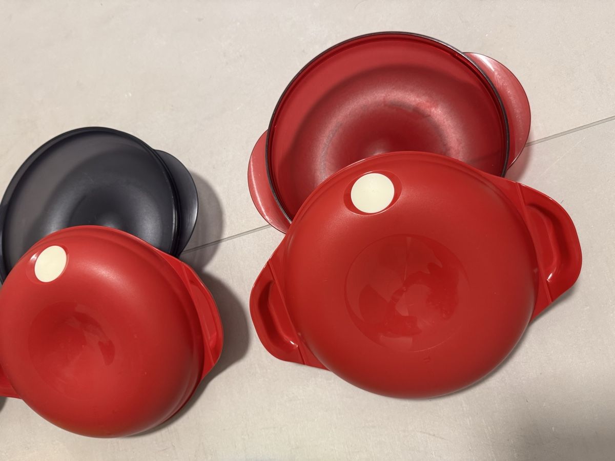 Tupperware Behälter & Ähnliches: Tupperware Schüssel Set, div. Farben, neuwertig! – Gebraucht aus Däniken SO von SC.pay 2