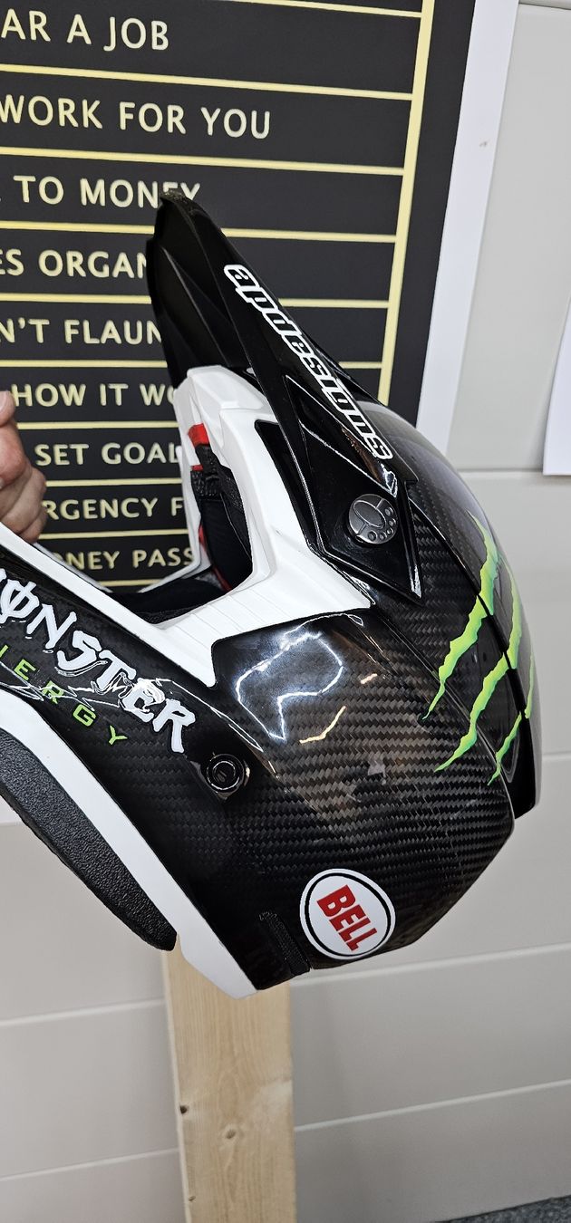 Bell Caschi & visiere: Bell Carbon Monster Helm – Usato da Sursee venduto da PFmatthias 2