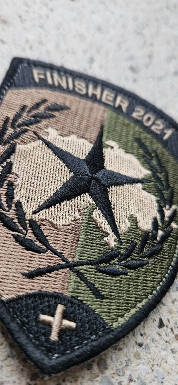 Schweizer Armee Placchette & Badge: *** Badge Finisher 2021 mit klett *** – Nuovo e nell'imballaggio originale da Riedholz venduto da fr_sIruP 1