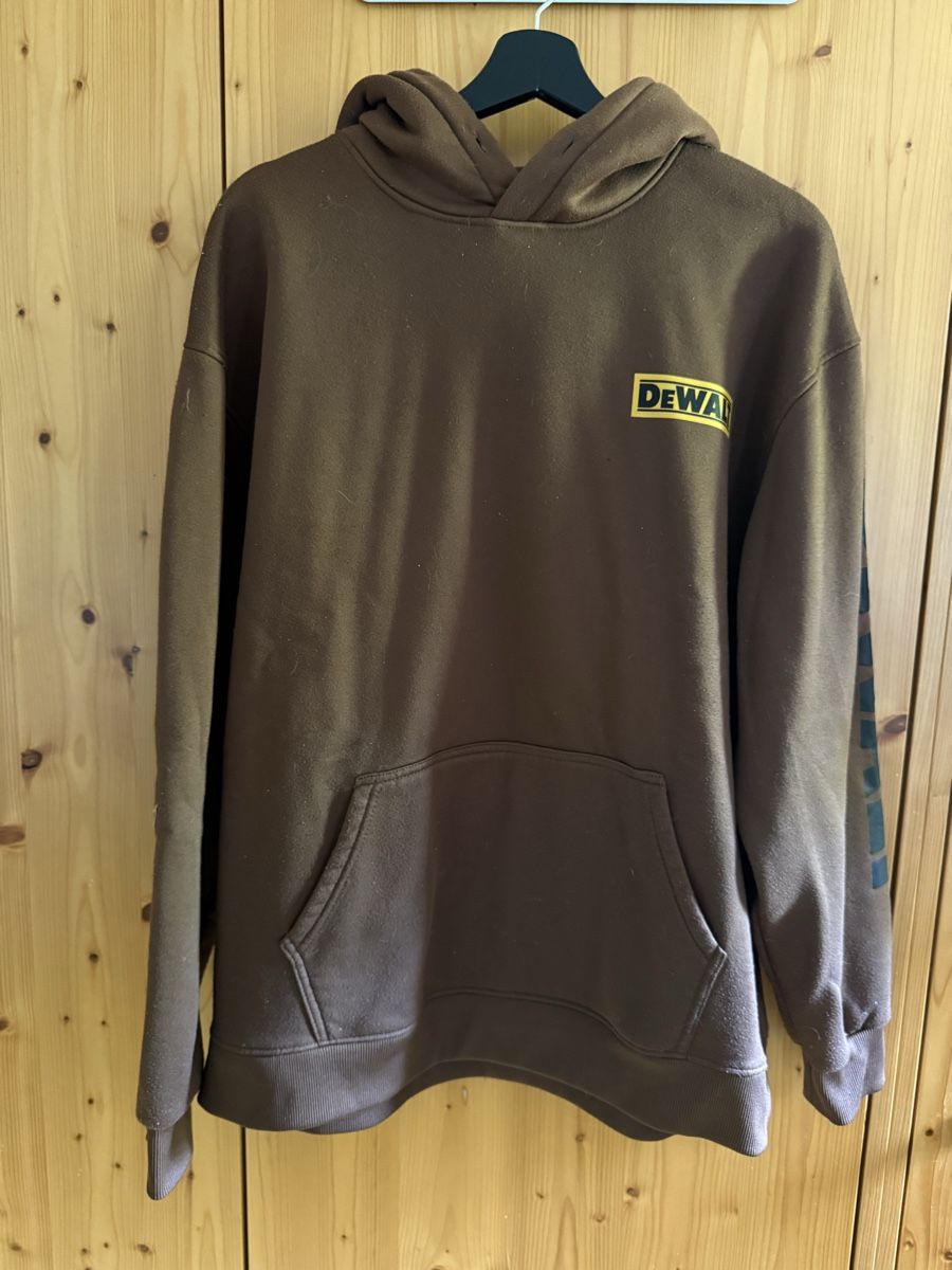 Pullover & Sweatshirts: DEWALT Hoodie / Kapuzenpullover – Gebraucht aus Hinwil von jen_z8kr