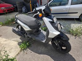 Yamaha BW'S scooter blanc et noir fonctionnel de 2013