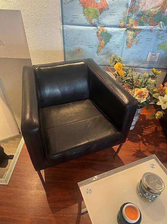 Sessel: 2 Lounge Sessel und Kaffeetisch – Gebraucht aus Lütisburg Station von ilo_w8vk 1