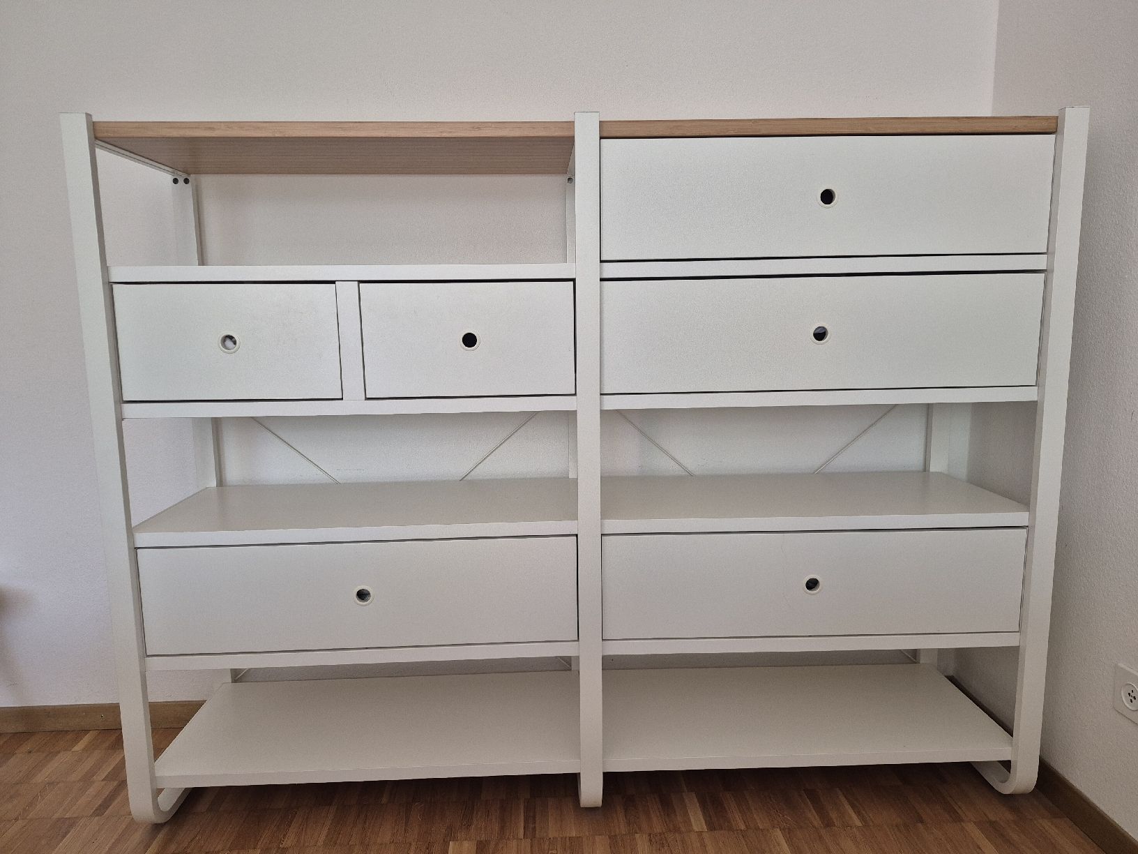 Commodes: Komode weiss / Holz ab CHF 1.- – D'occasion à Zürich par yanickaem89