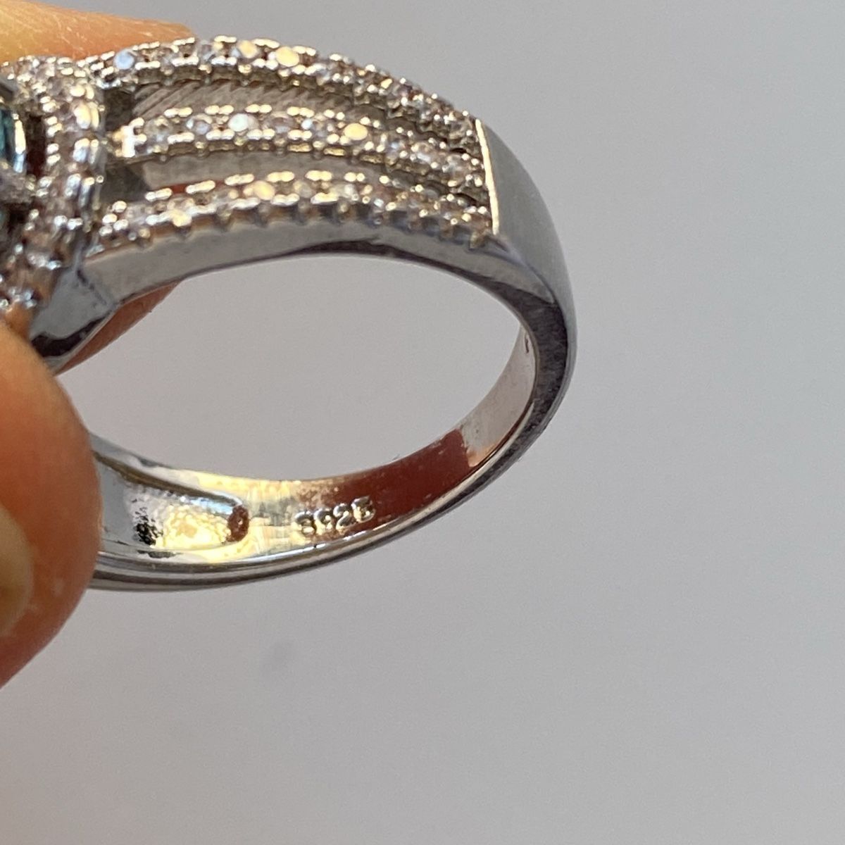 Anelli: Silber 925 Wunderschöne Funklende Topas Solitär Ring – Nuovo (secondo la descrizione) da Givisiez venduto da dor_xb9k 1