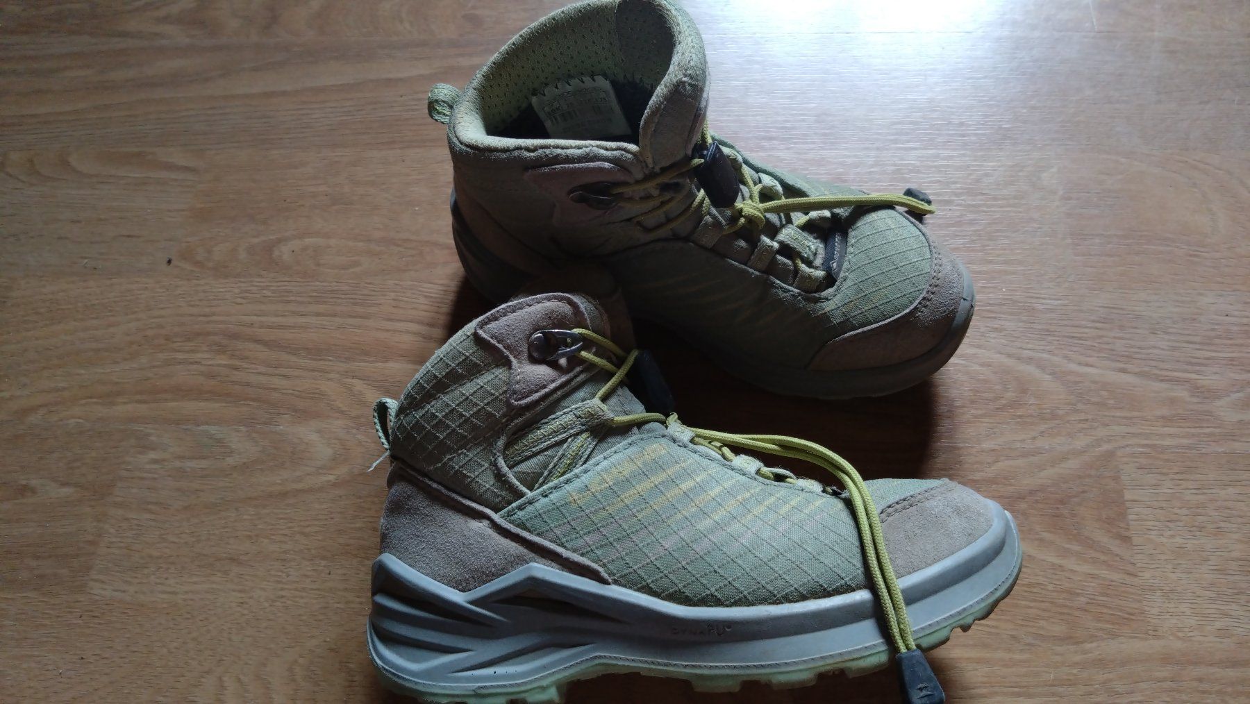 Lowa Scarpe per ragazzi: Lowa Wanderschuhe gr 28 – Usato da Triengen venduto da Ronner84