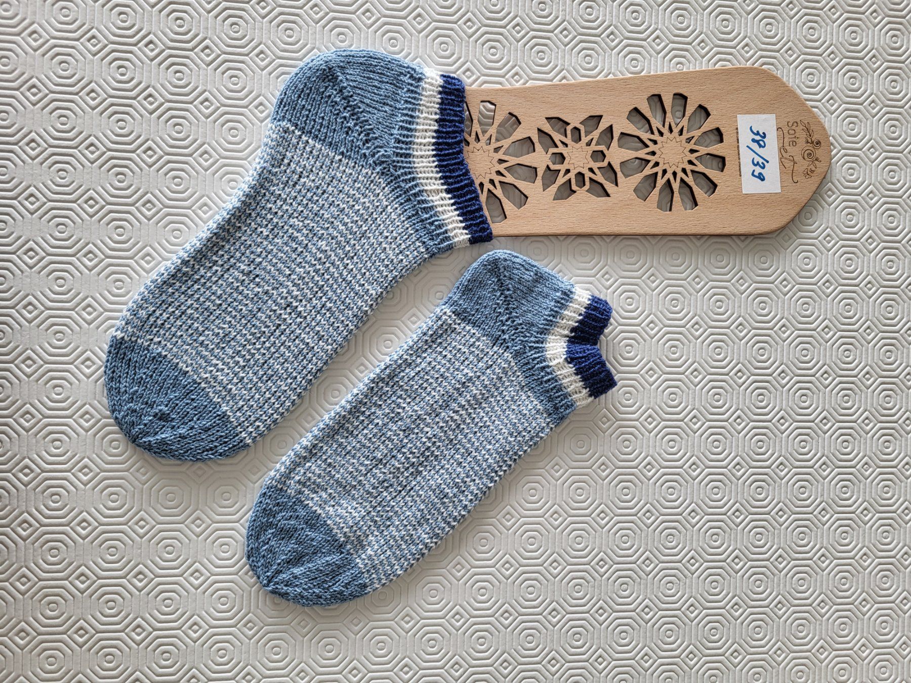 Calze: Socken Sneaker handgestrickt 38/39 – Nuovo (secondo la descrizione) da Männedorf venduto da thjohn
