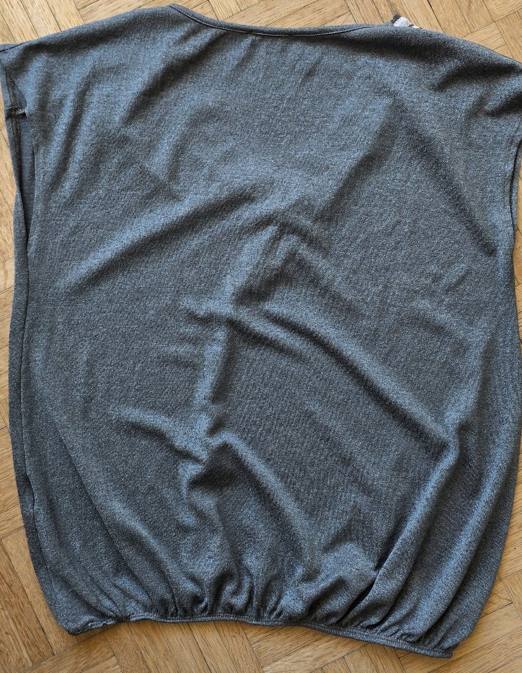 Tops: Tshirt/débardeur taille M/L vert kaki – Gebraucht aus Yverdon-les-Bains von van_dq65 5