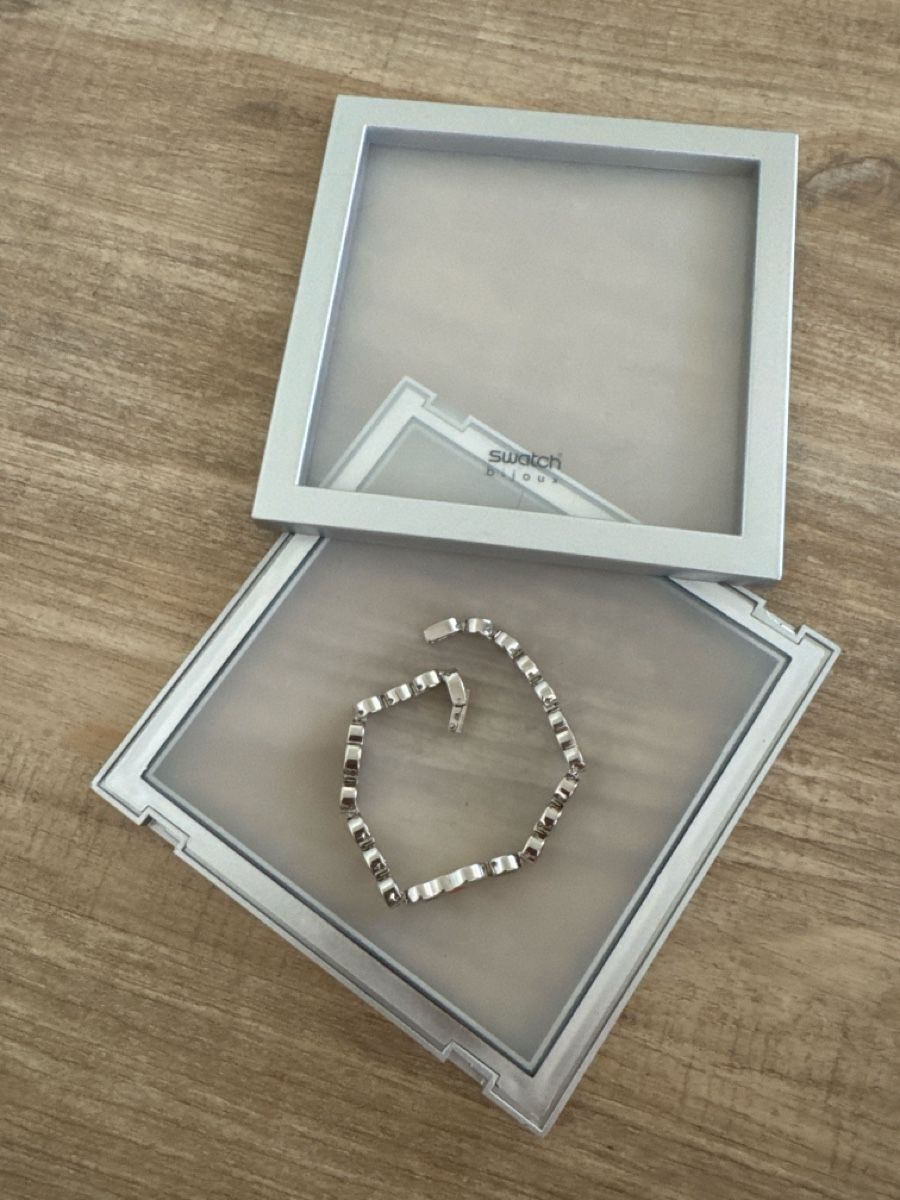 Swatch Bracelets: Swatch Bijoux Line Bracelet – D'occasion à Lachen SZ par cvs_5g7c 5