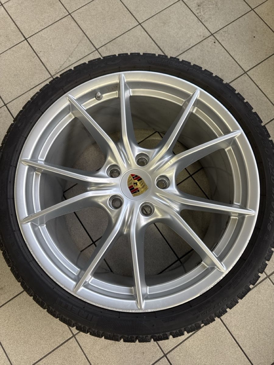 Pneus & Roues: Porsche 911 Winterkompletträder – D'occasion à Oftringen par lar_569b 3