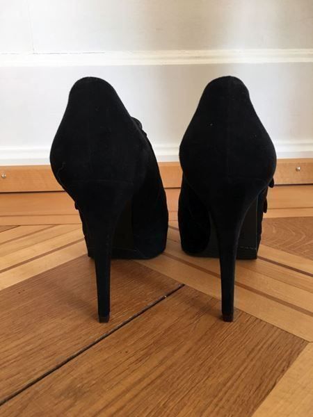Stuart Weitzman Damenschuhe: Schwarze Wildleder Pumps - Fabrikneu !!! – Neu (gemäss Beschreibung) aus Zürich von Balanca 3